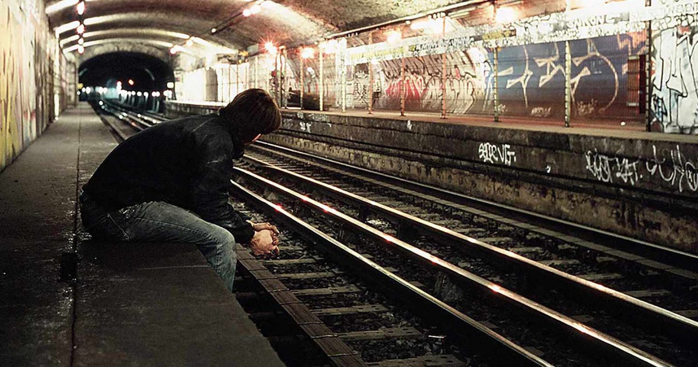 Tunnels cachés et stations fantômes: au cœur du métro parisien