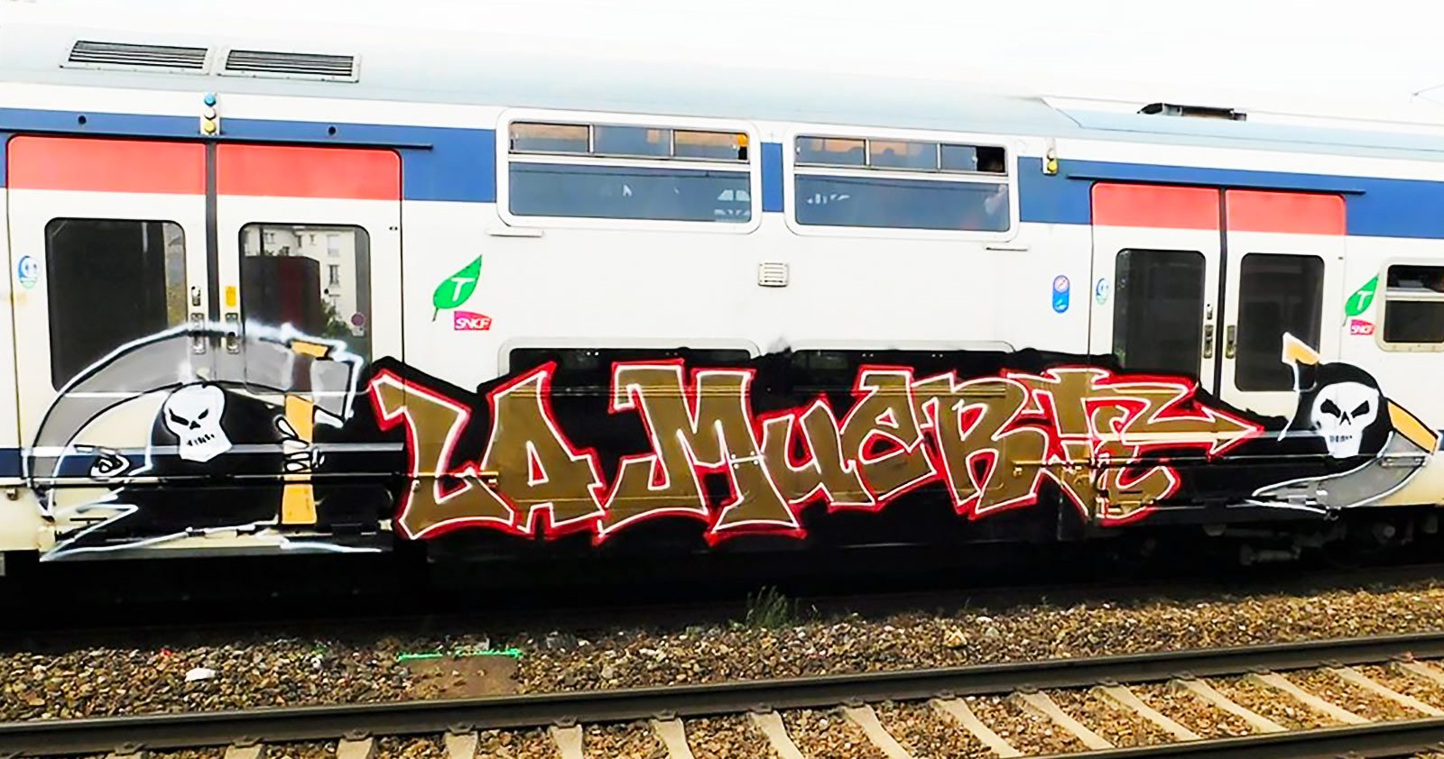 Hasta La Muerte: Graffiti et têtes de morts